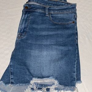 Judy blue shorts distressed